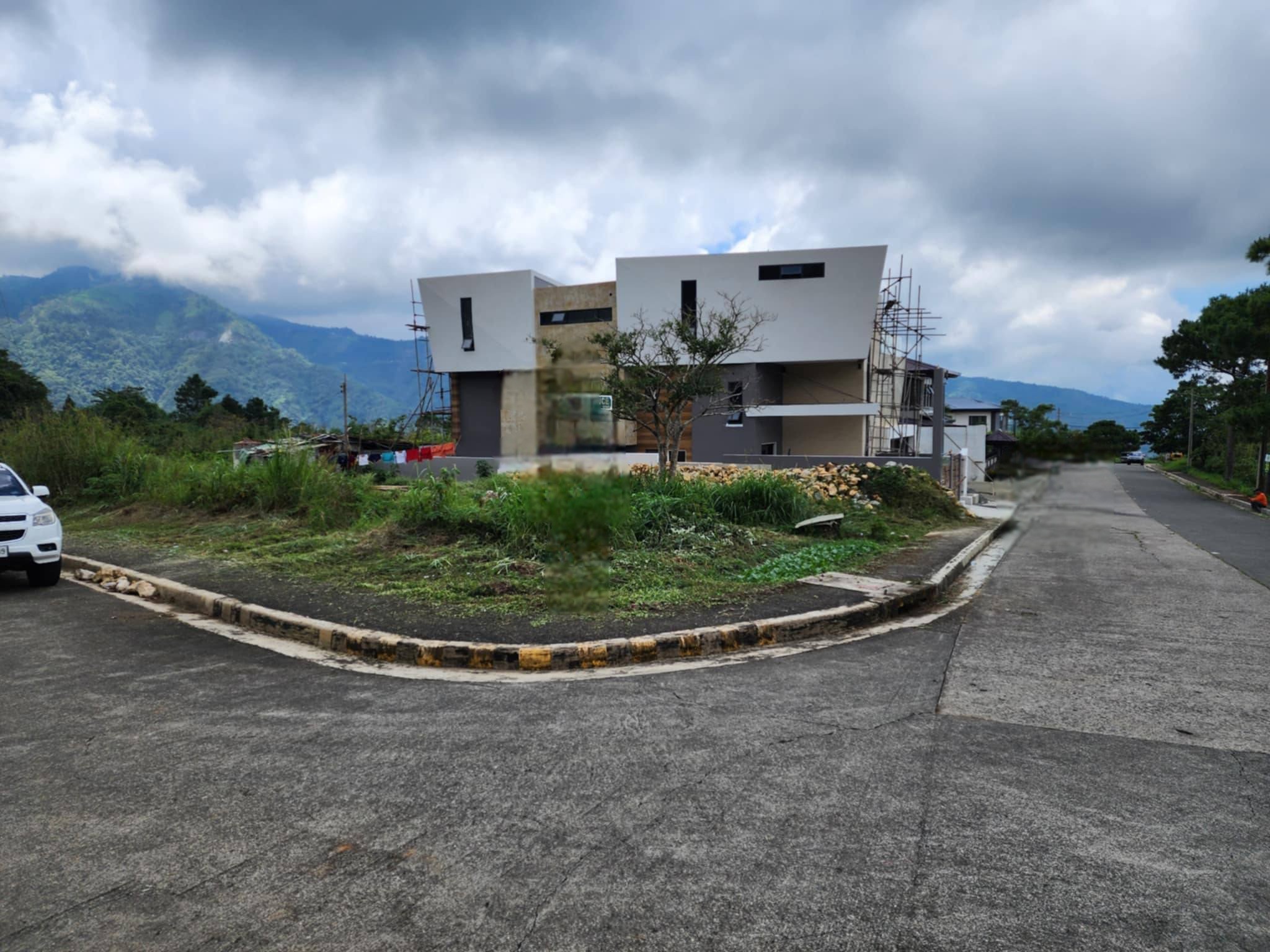 Overlooking Lot For Sale in Baguio City